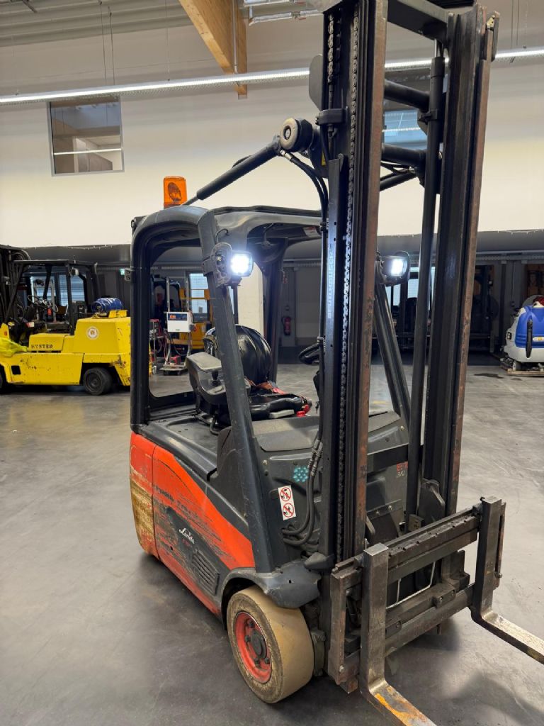 Linde E15-02 Electric 3-wheel forklift www.fm-foerdertechnik.com