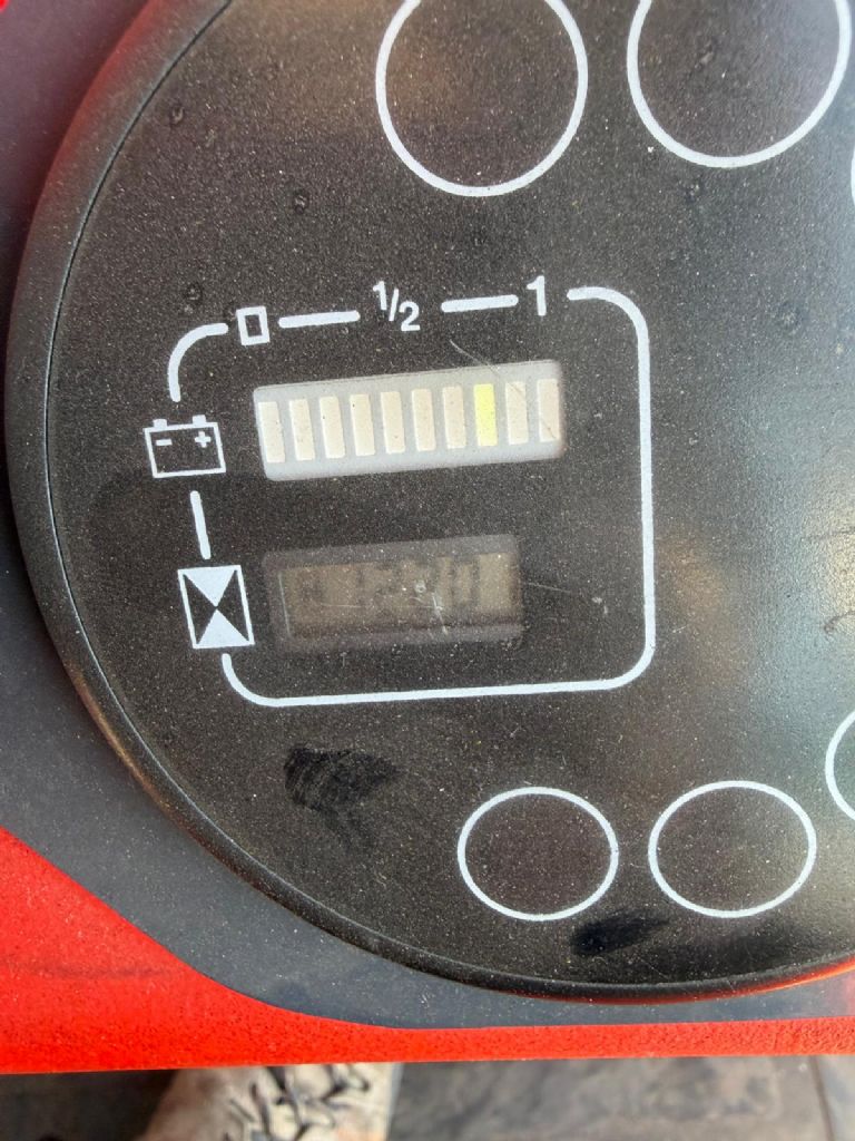 Linde P60Z Schlepper www.fm-foerdertechnik.com Linde P60Z Schlepper www.fm-foerdertechnik.com