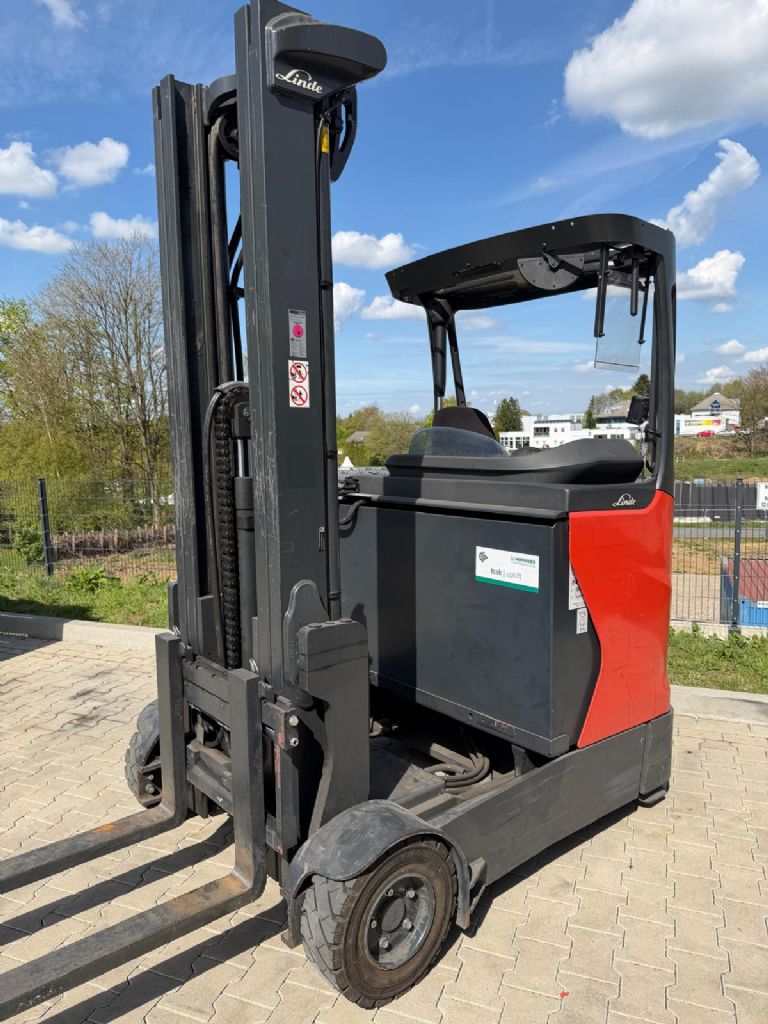 Linde R16G-01 Reach Truck www.fm-foerdertechnik.com