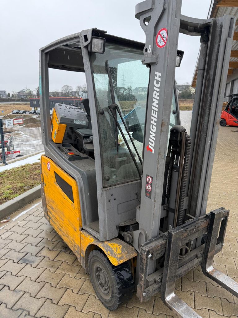 Jungheinrich EFG216k Electric 3-wheel forklift www.fm-foerdertechnik.com