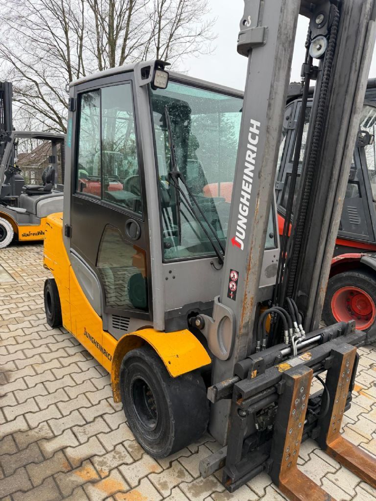 Jungheinrich TFG435s LPG Forklifts www.fm-foerdertechnik.com