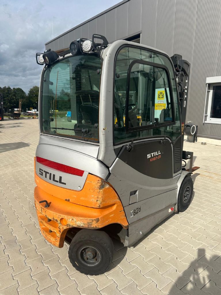 Still RX60-25 Elektro 4 Rad-Stapler www.fm-foerdertechnik.com Still RX60-25 Elektro 4 Rad-Stapler www.fm-foerdertechnik.com