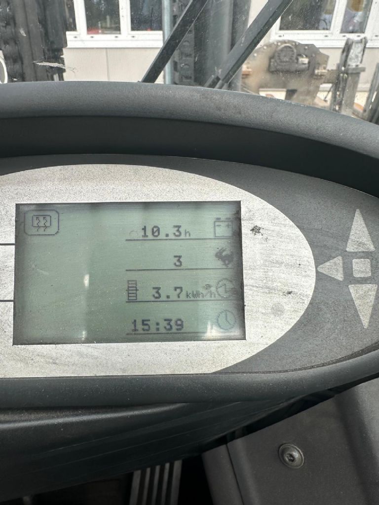 Still RX60-25 Elektro 4 Rad-Stapler www.fm-foerdertechnik.com Still RX60-25 Elektro 4 Rad-Stapler www.fm-foerdertechnik.com