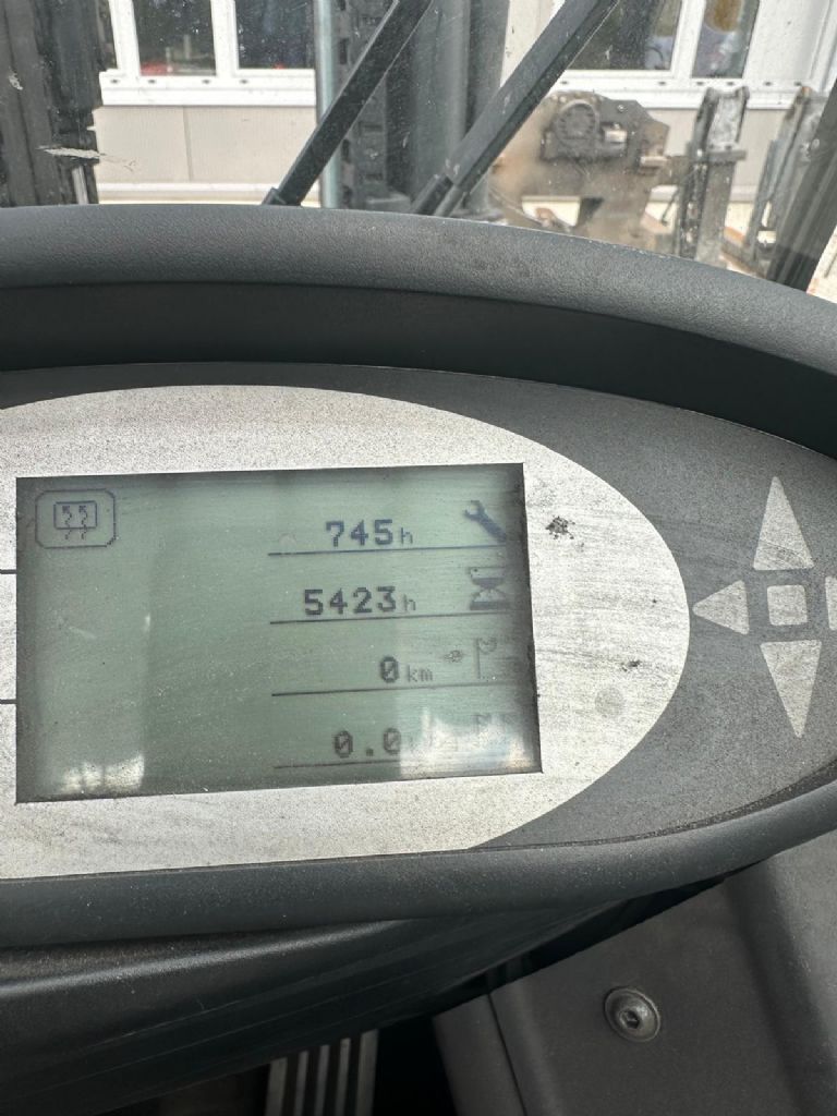 Still RX60-25 Elektro 4 Rad-Stapler www.fm-foerdertechnik.com Still RX60-25 Elektro 4 Rad-Stapler www.fm-foerdertechnik.com