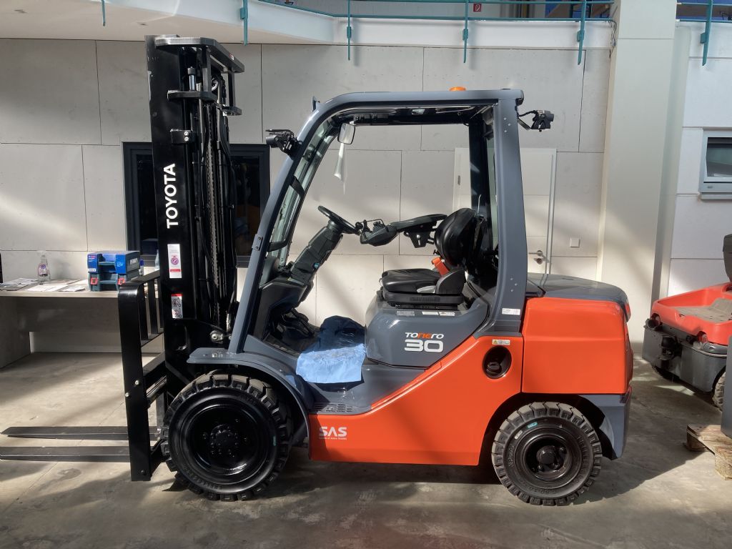 Toyota-02-8 FD 30 / berholt -Dieselstapler-www.forkliftcenter-bremen.de