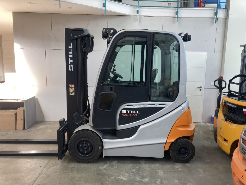 Still-RX 60-30 / 8105 Std. -Electric 4-wheel forklift-www.forkliftcenter-bremen.de