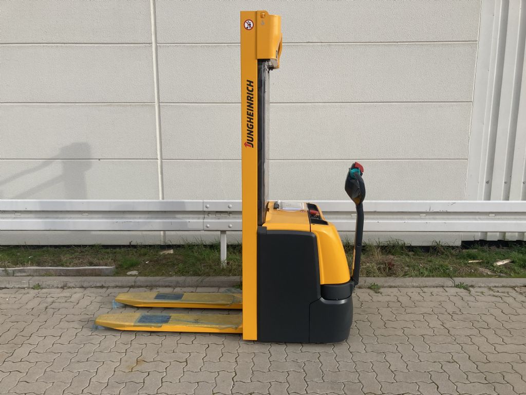 Jungheinrich-EJC 212 / Batt. 2022-Hochhubwagen-www.forkliftcenter-bremen.de