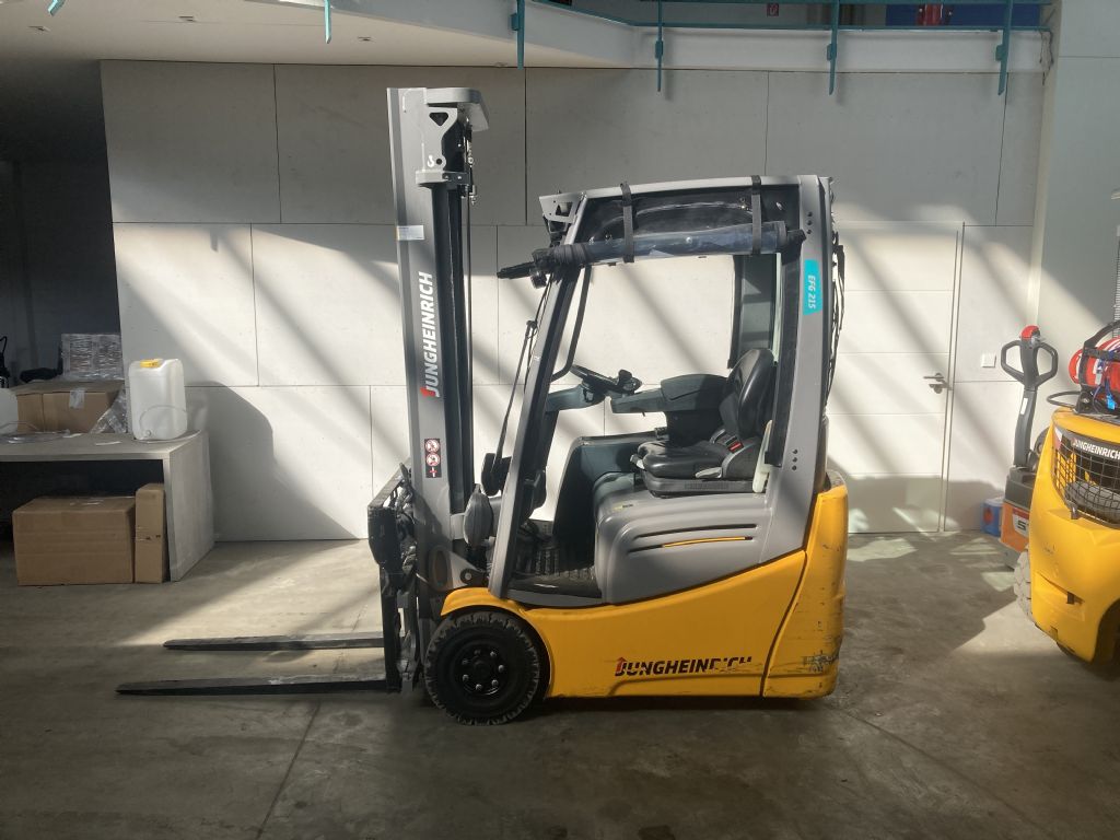 Jungheinrich-EFG 215 / 1609 Std. -Electric 3-wheel forklift-www.forkliftcenter-bremen.de