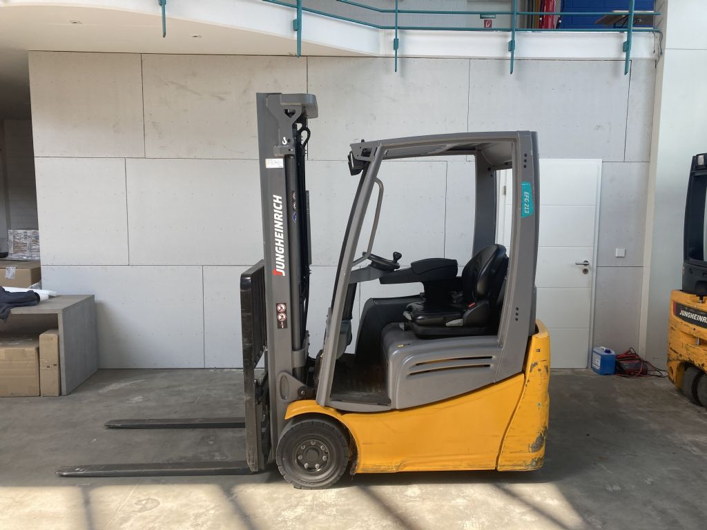 Jungheinrich-EFG 213 / 1939 Std. -Electric 3-wheel forklift-www.forkliftcenter-bremen.de