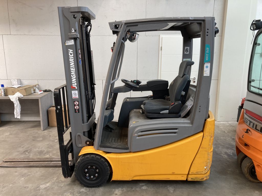 Jungheinrich-EFG 216 K / 2133 Std. -Elektro 3 Rad-Stapler-www.forkliftcenter-bremen.de