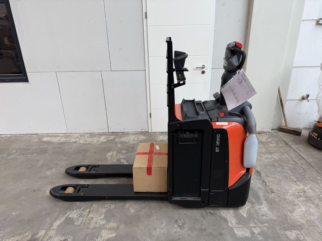 Toyota-LPE 200 / Demo-Transpallet elettrico-www.forkliftcenter-bremen.de