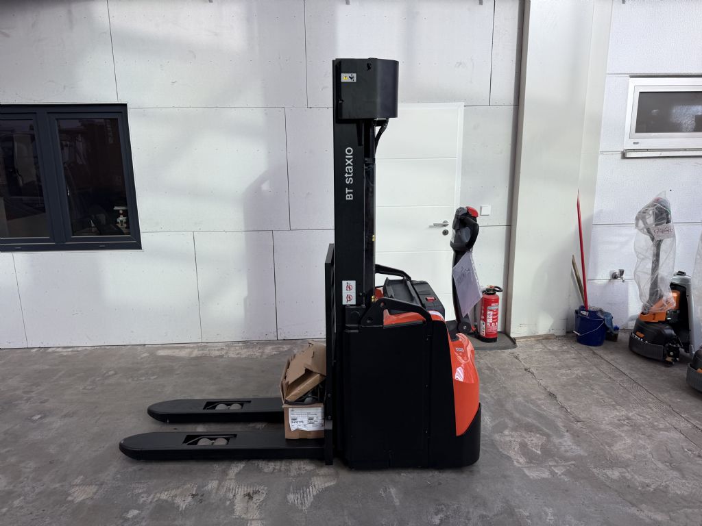 Toyota-SWE 160 / 3 Std. / Demo-Stoccatore-www.forkliftcenter-bremen.de