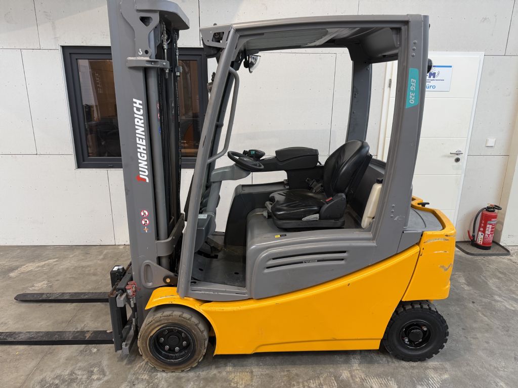 Jungheinrich-EFG 320 / 5176 Std. -Elektro 4 Rad-Stapler-www.forkliftcenter-bremen.de