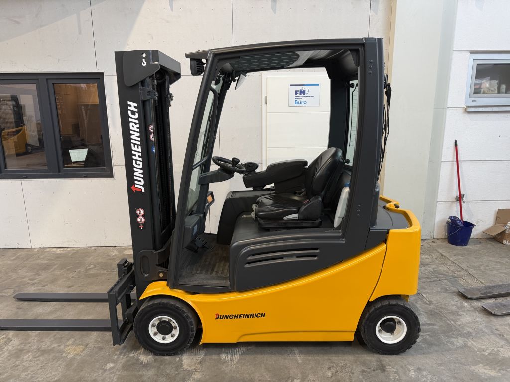 Jungheinrich-EFG 316 / 4359 Std. -Elektro 4 Rad-Stapler-www.forkliftcenter-bremen.de