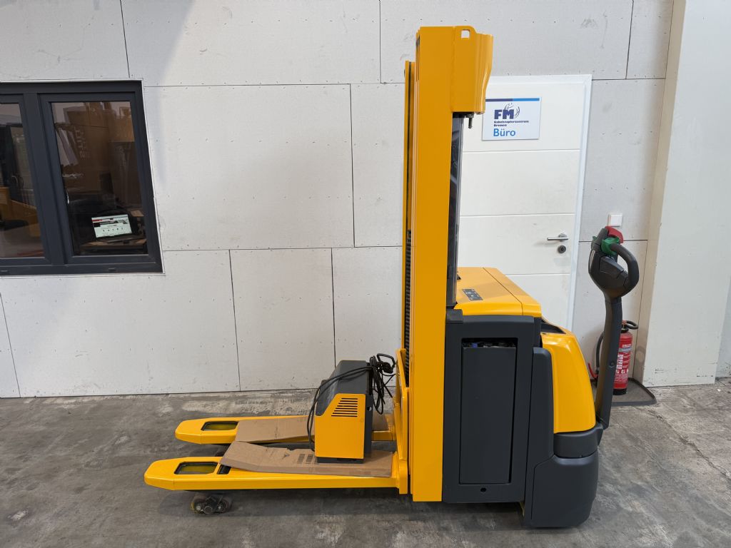 Jungheinrich-EJC 214 Z / 837 Std. -High Lift stacker-www.forkliftcenter-bremen.de