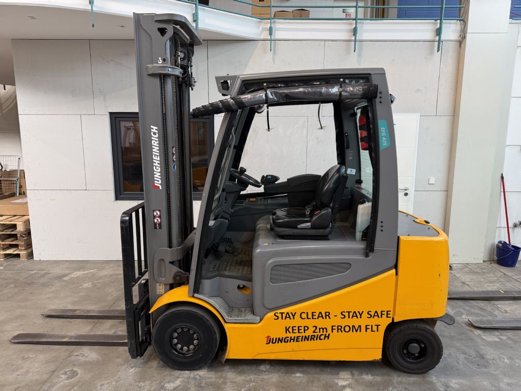 Jungheinrich-EFG 425 SP / 3292 Std. -Elektro 4 Rad-Stapler-www.forkliftcenter-bremen.de