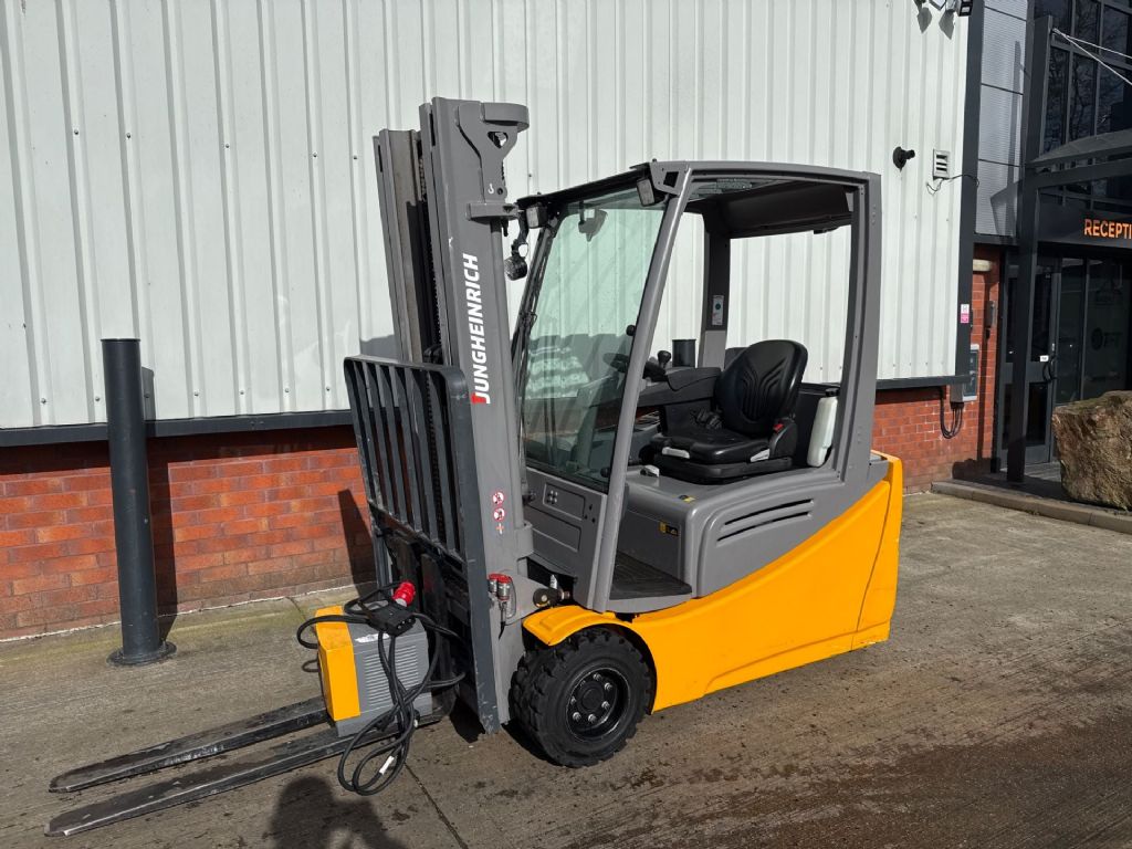Jungheinrich-EFG 220 / 3177 Std. -Electric 3-wheel forklift-www.forkliftcenter-bremen.de
