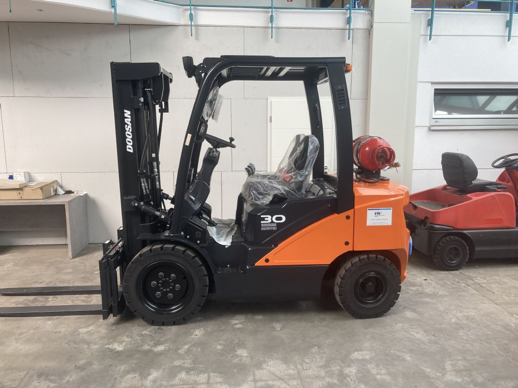 Doosan-G 30 P-7-Treibgasstapler-www.forkliftcenter-bremen.de