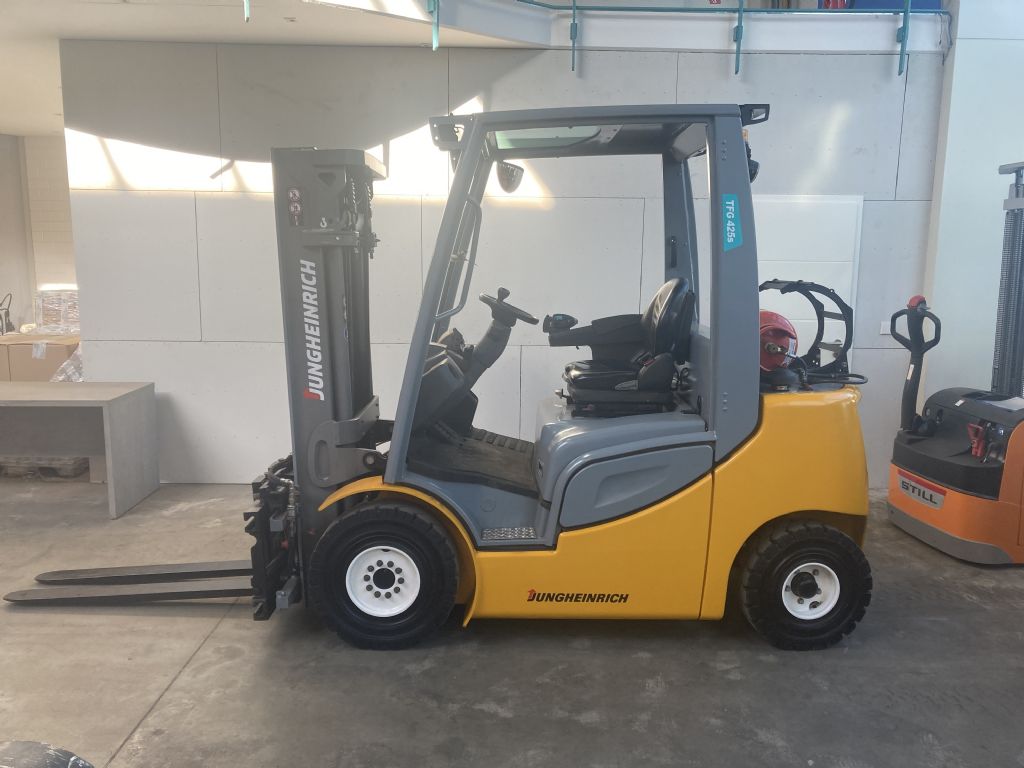 Jungheinrich-TFG 425 S / ZVG+SS-Treibgasstapler-www.forkliftcenter-bremen.de