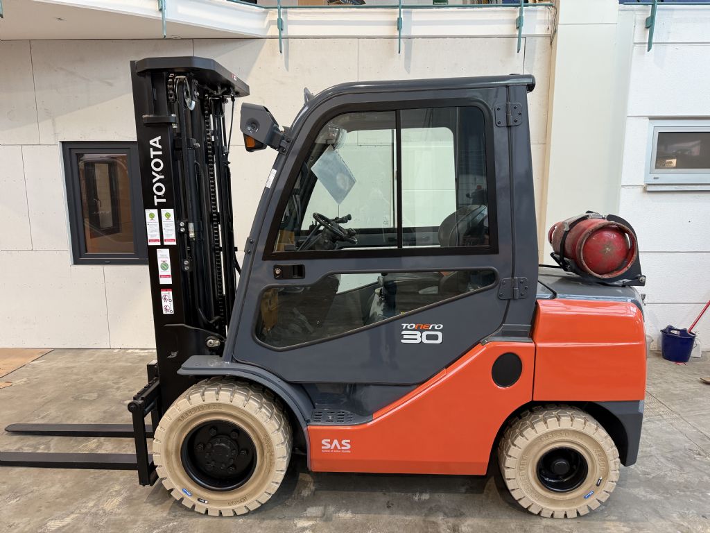 Toyota-028FGF30 / 2965 Std. / berholt-Treibgasstapler-www.forkliftcenter-bremen.de