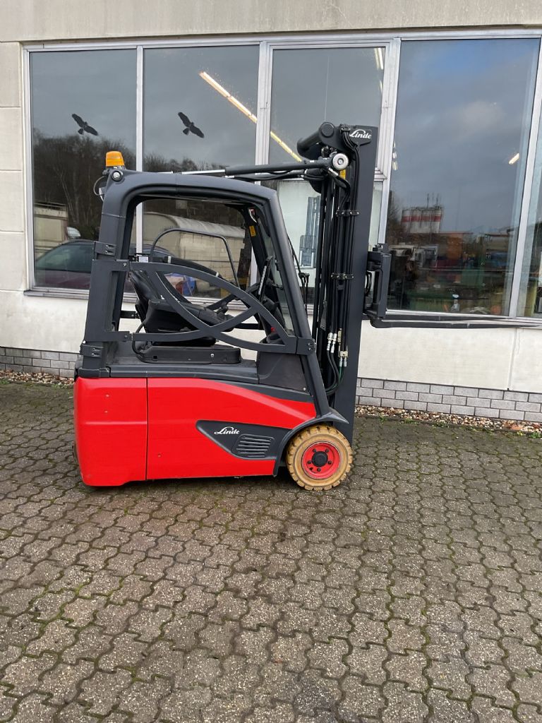 Linde E16-02 Elektro 3 Rad-Stapler www.maier-freese.de