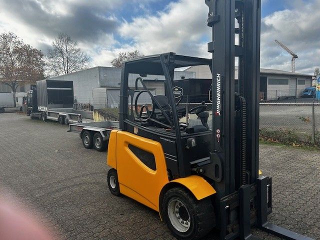 Jungheinrich EFG435KS Elektro 4 Rad-Stapler www.maier-freese.de Jungheinrich EFG435KS Elektro 4 Rad-Stapler www.maier-freese.de