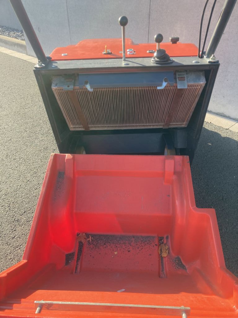 Hako-Hamster 600E-Kehrsaugmaschine-www.frenz-gabelstapler.de Hako-Hamster 600E-Kehrsaugmaschine-www.frenz-gabelstapler.de
