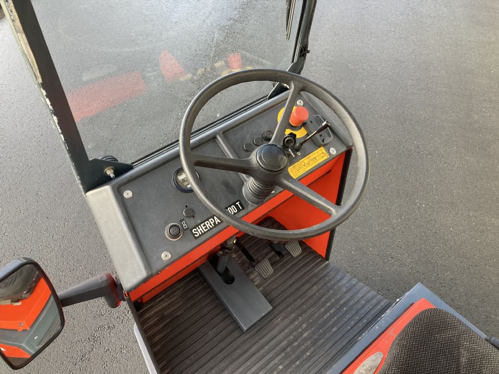 Hako-Sherpa 3000 T8-Kehrsaugmaschine-www.frenz-gabelstapler.de Hako-Sherpa 3000 T8-Kehrsaugmaschine-www.frenz-gabelstapler.de