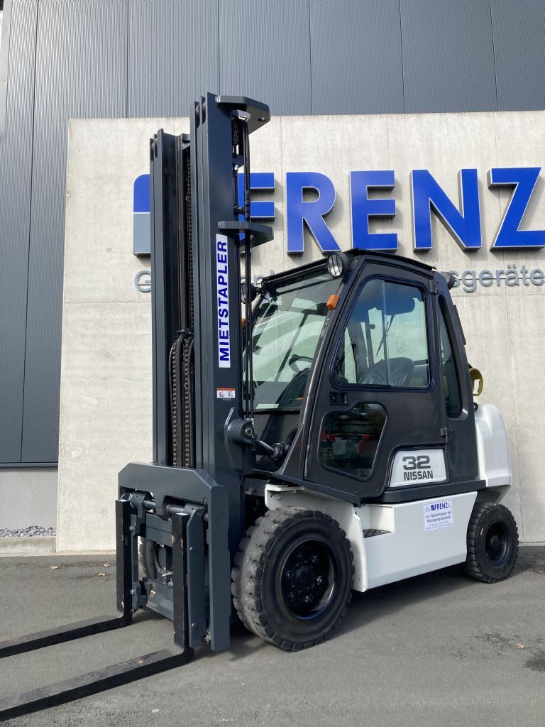 UniCarriers-UG1D2A32LQ-Treibgasstapler-www.frenz-gabelstapler.de