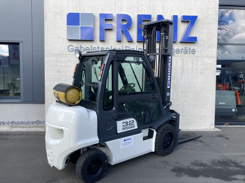 UniCarriers-UG1D2A32LQ-Treibgasstapler-www.frenz-gabelstapler.de UniCarriers-UG1D2A32LQ-Treibgasstapler-www.frenz-gabelstapler.de