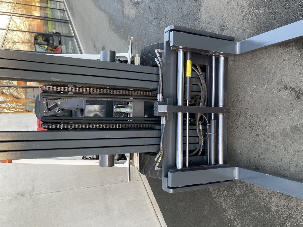 UniCarriers-UG1D2A32LQ-Treibgasstapler-www.frenz-gabelstapler.de UniCarriers-UG1D2A32LQ-Treibgasstapler-www.frenz-gabelstapler.de