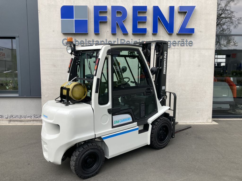UniCarriers-DX30-Treibgasstapler-www.frenz-gabelstapler.de UniCarriers-DX30-Treibgasstapler-www.frenz-gabelstapler.de