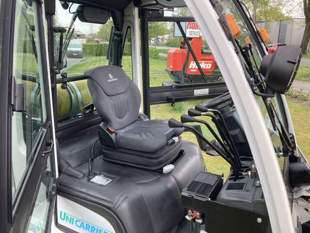UniCarriers-DX30-Treibgasstapler-www.frenz-gabelstapler.de UniCarriers-DX30-Treibgasstapler-www.frenz-gabelstapler.de
