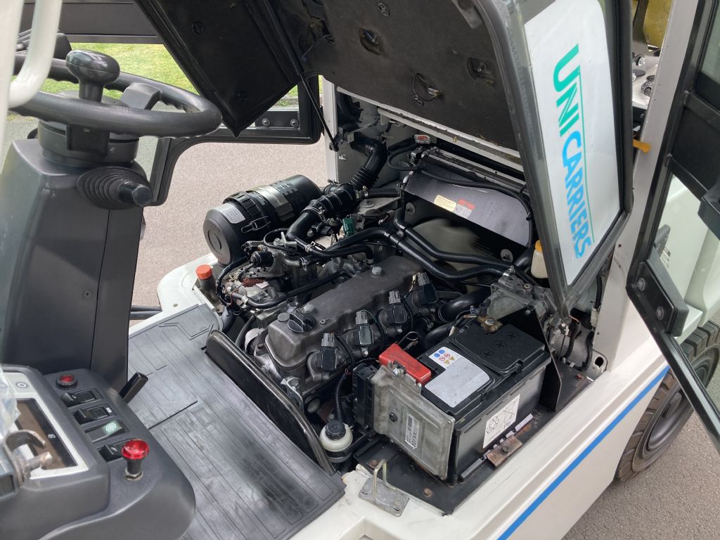 UniCarriers-DX30-Treibgasstapler-www.frenz-gabelstapler.de UniCarriers-DX30-Treibgasstapler-www.frenz-gabelstapler.de