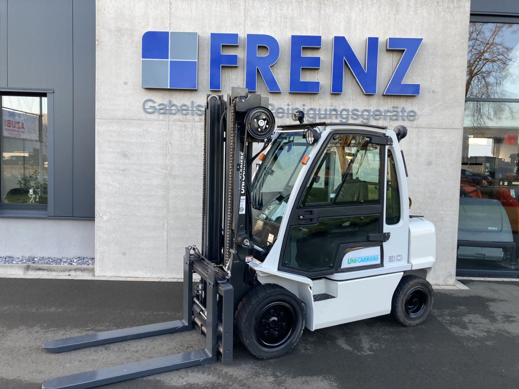 UniCarriers-UG1D2A30LQ-Treibgasstapler-www.frenz-gabelstapler.de UniCarriers-UG1D2A30LQ-Treibgasstapler-www.frenz-gabelstapler.de