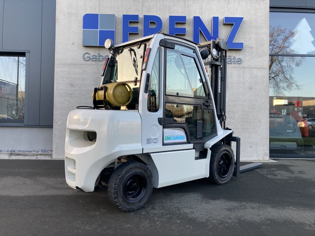 UniCarriers-UG1D2A30LQ-Treibgasstapler-www.frenz-gabelstapler.de UniCarriers-UG1D2A30LQ-Treibgasstapler-www.frenz-gabelstapler.de