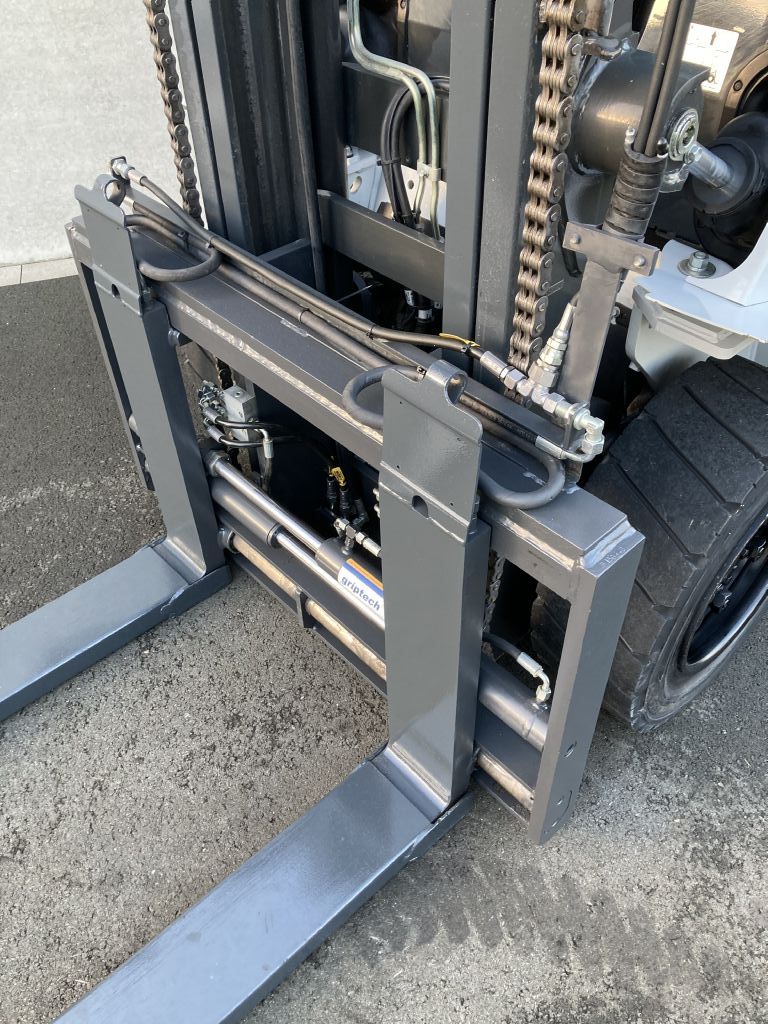 UniCarriers-UG1D2A30LQ-Treibgasstapler-www.frenz-gabelstapler.de UniCarriers-UG1D2A30LQ-Treibgasstapler-www.frenz-gabelstapler.de