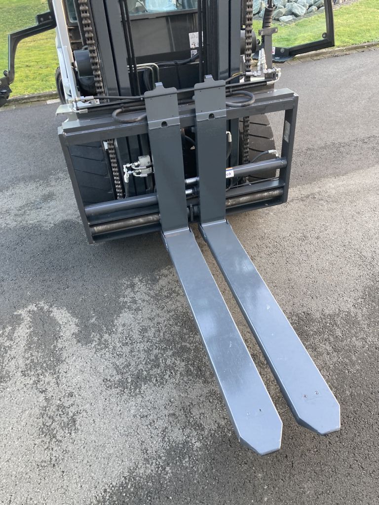 UniCarriers-UG1D2A30LQ-Treibgasstapler-www.frenz-gabelstapler.de UniCarriers-UG1D2A30LQ-Treibgasstapler-www.frenz-gabelstapler.de