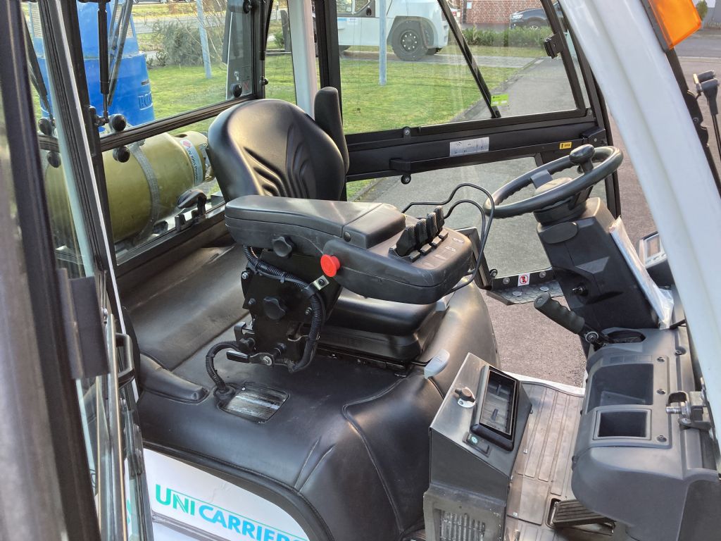 UniCarriers-UG1D2A30LQ-Treibgasstapler-www.frenz-gabelstapler.de UniCarriers-UG1D2A30LQ-Treibgasstapler-www.frenz-gabelstapler.de
