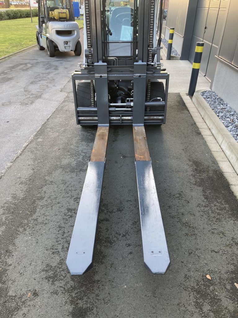UniCarriers-UG1D2A30LQ-Treibgasstapler-www.frenz-gabelstapler.de UniCarriers-UG1D2A30LQ-Treibgasstapler-www.frenz-gabelstapler.de