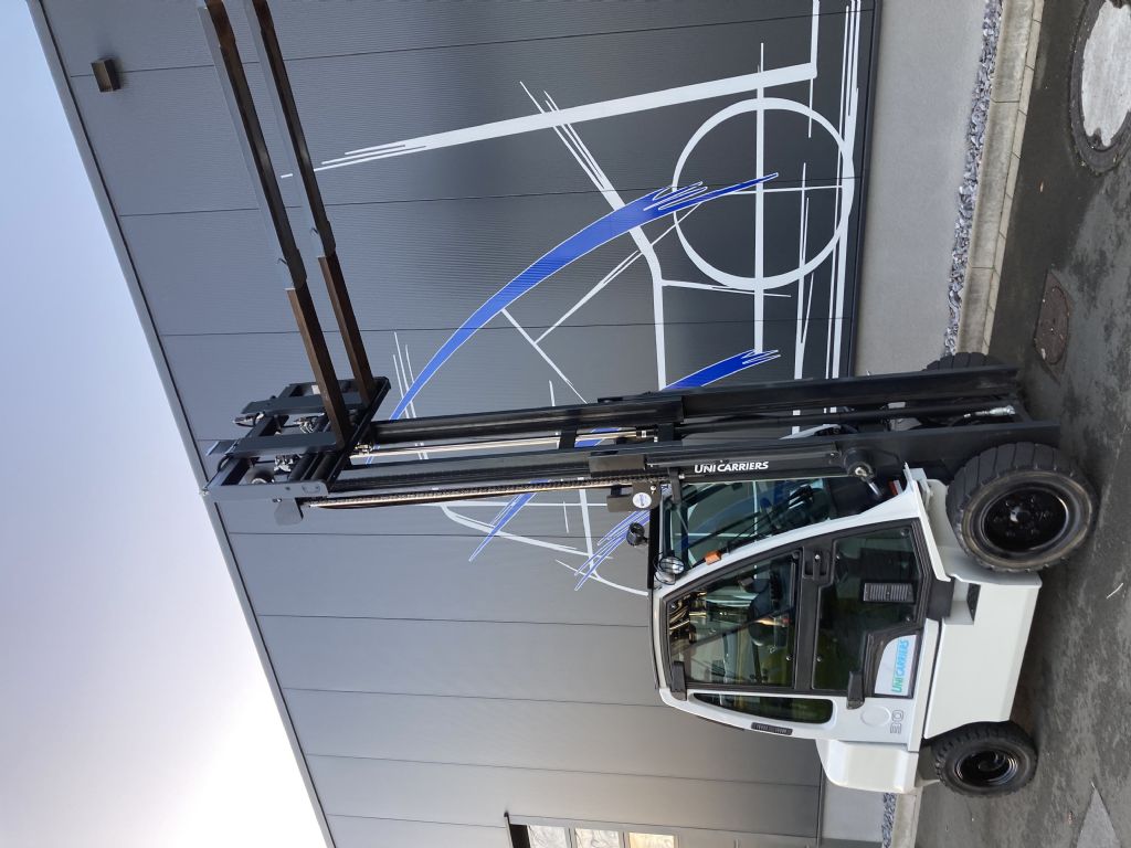 UniCarriers-UG1D2A30LQ-Treibgasstapler-www.frenz-gabelstapler.de UniCarriers-UG1D2A30LQ-Treibgasstapler-www.frenz-gabelstapler.de