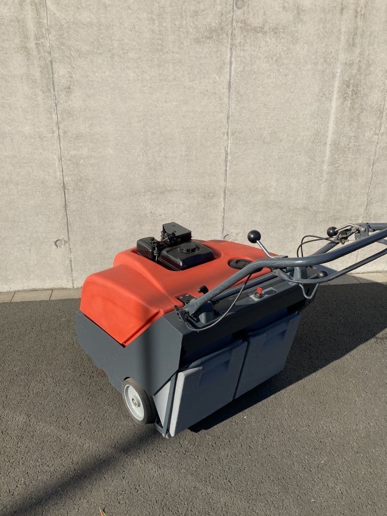 Hako-Hamster 800V-Kehrsaugmaschine-www.frenz-gabelstapler.de Hako-Hamster 800V-Kehrsaugmaschine-www.frenz-gabelstapler.de