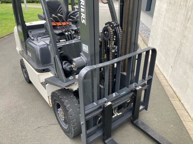 UniCarriers-Y1D2A25Q-Dieselstapler-www.frenz-gabelstapler.de UniCarriers-Y1D2A25Q-Dieselstapler-www.frenz-gabelstapler.de