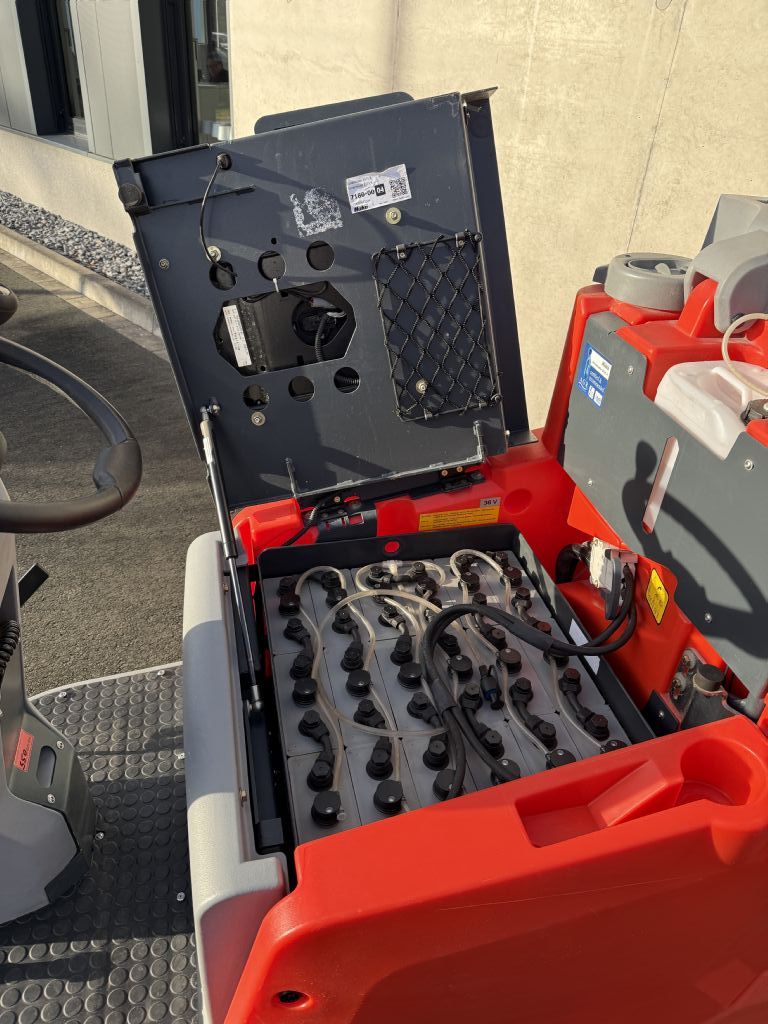 Hako-Scrubmaster B175R X-AC TB900-Kehrsaugmaschine-www.frenz-gabelstapler.de