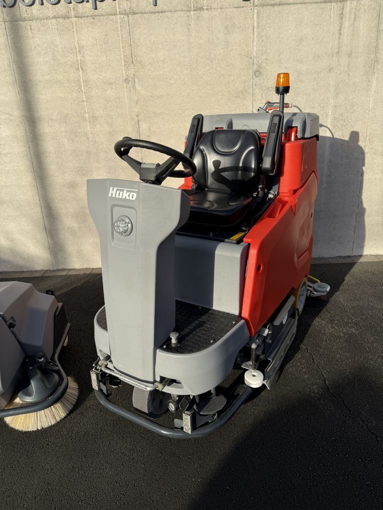 Hako-Scrubmaster B175R X-AC TB900-Kehrsaugmaschine-www.frenz-gabelstapler.de