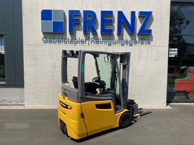 Jungheinrich-EFG216k 300ZT-Elektro 3 Rad-Stapler-www.frenz-gabelstapler.de Jungheinrich-EFG216k 300ZT-Elektro 3 Rad-Stapler-www.frenz-gabelstapler.de