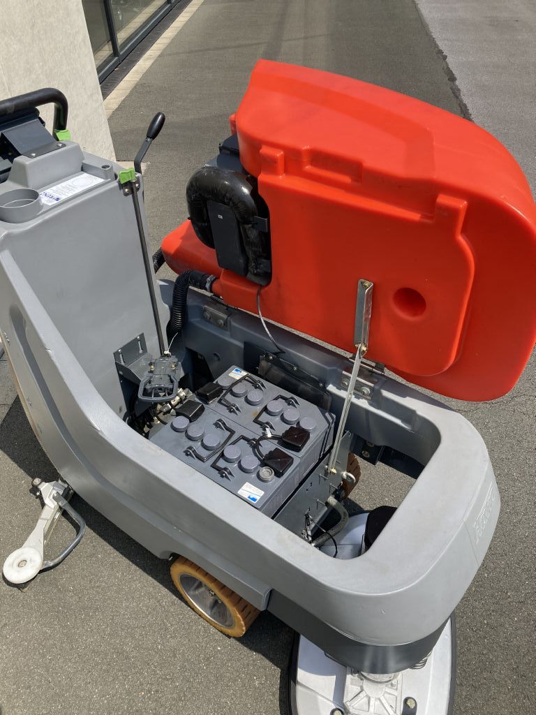 Hako-Hakomatic B70 TB650-Scheuersaugmaschine-www.frenz-gabelstapler.de Hako-Hakomatic B70 TB650-Scheuersaugmaschine-www.frenz-gabelstapler.de
