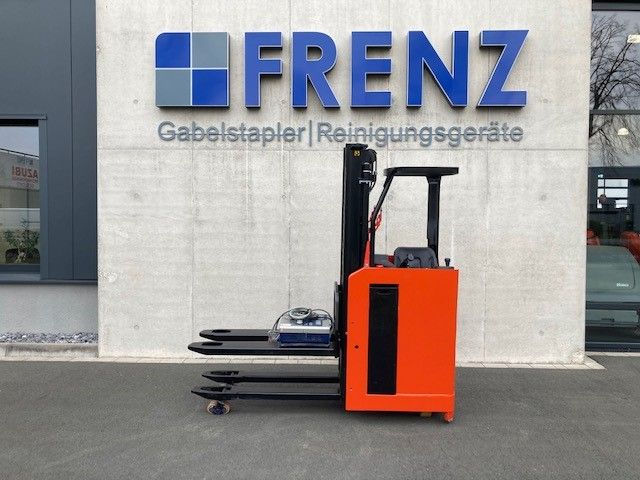 Stöcklin-EFI 16-Quersitzstapler-www.frenz-gabelstapler.de Stöcklin-EFI 16-Quersitzstapler-www.frenz-gabelstapler.de