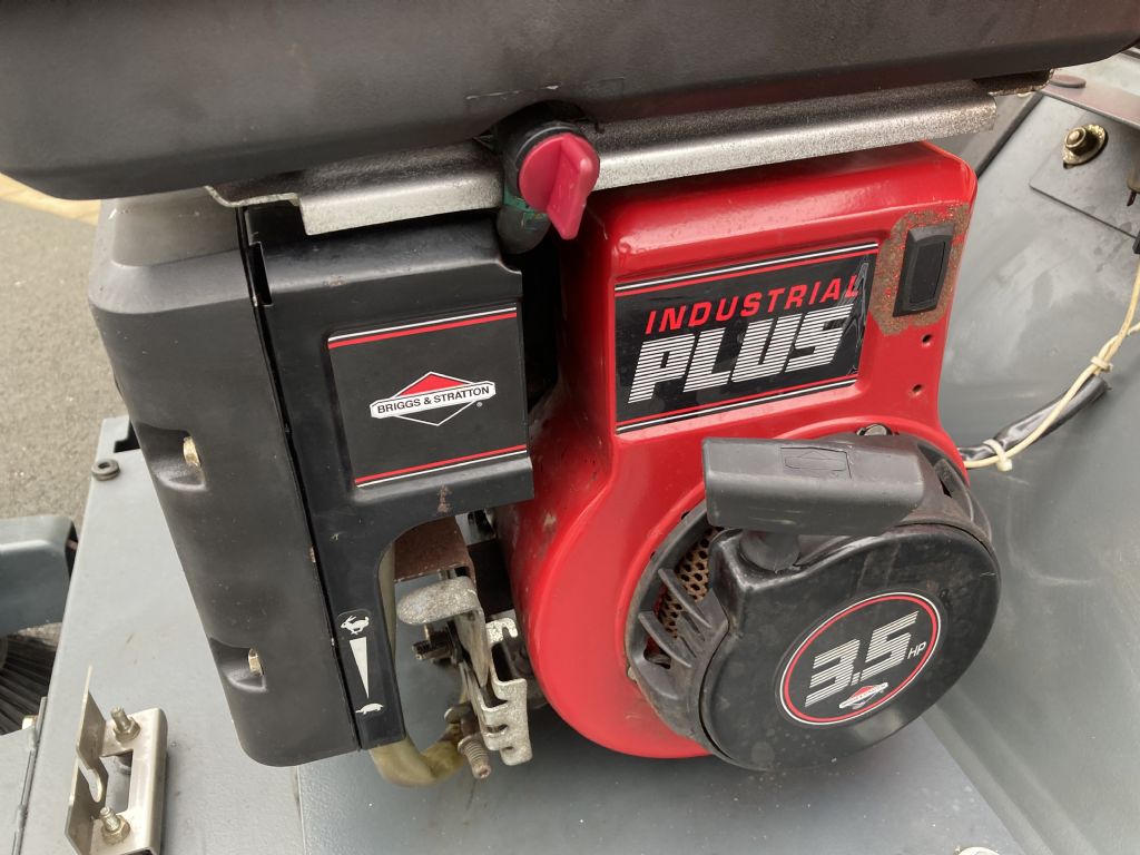 Hako-Hamster 780V-Kehrsaugmaschine-www.frenz-gabelstapler.de