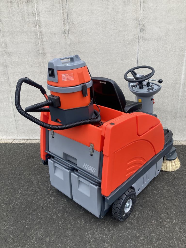 Hako-Sweepmaster B980R-Kehrsaugmaschine-www.frenz-gabelstapler.de
